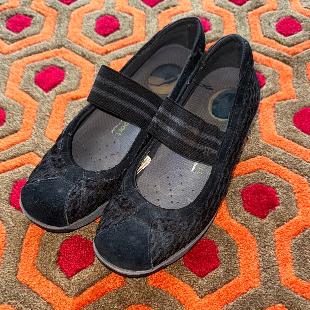 MAKE OFFER! Women’s Black Natural Sport Flats Shoes Women's 8.5M